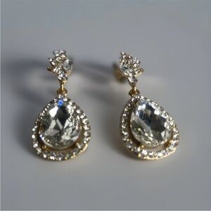 Rhinestone Teardrop Earrings Gold Tone Brides Maid Wedding Gown Evening Jewelry